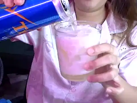 Snapshot of Bee_2k chatting on April 14, 2026, 4:17 am Bee 2k online show from April 14, 2026, 4:17 am