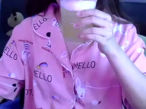 Snapshot of Bee_2k chatting on April 10, 2026, 4:19 am Bee 2k online show from April 10, 2026, 4:19 am