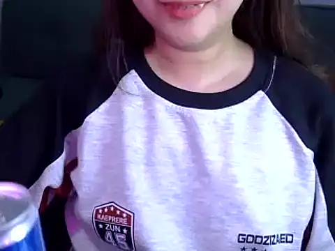 Snapshot of Bee_2k chatting on April 2, 2026, 4:41 am Bee 2k online show from April 2, 2026, 4:41 am