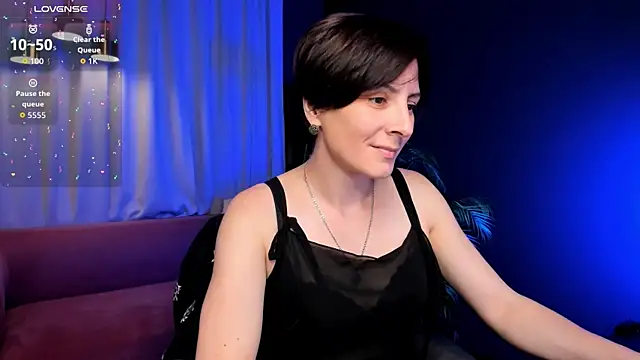 LorenDaze online show from July 11, 2026, 1:55 pm