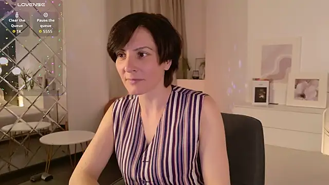 LorenDaze online show from June 26, 2026, 6:41 am