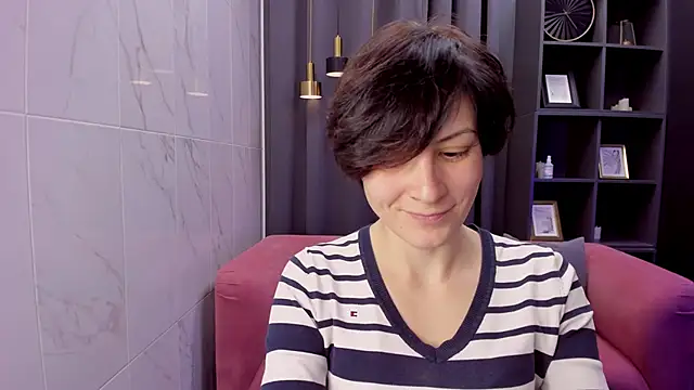 LorenDaze online show from December 23, 2025, 8:13 am