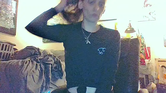 eatmeplease44 online show from November 19, 2025, 4:07 pm