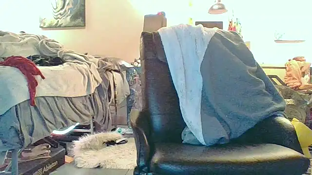 eatmeplease44 online show from November 12, 2025, 3:54 am