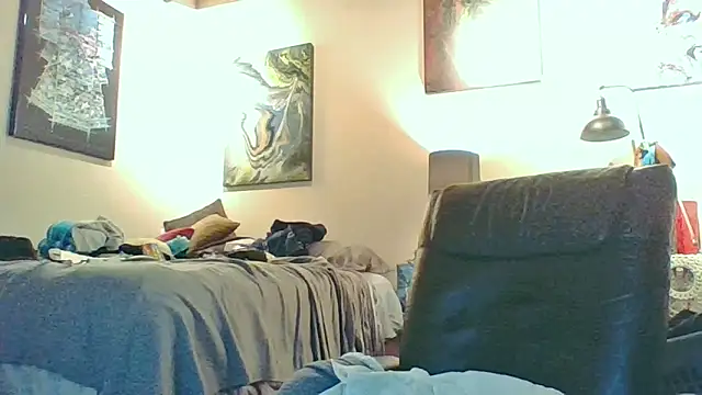 eatmeplease44 online show from November 4, 2025, 5:39 pm