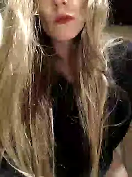 Snapshot of eatmeplease44 chatting on February 28, 2025, 5:04 am eatmeplease44 online show from February 28, 2025, 5:04 am