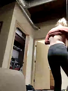 Snapshot of eatmeplease44 chatting on February 18, 2025, 8:03 pm eatmeplease44 online show from February 18, 2025, 8:03 pm