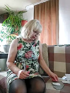 IrmaRose online show from October 28, 2025, 8:02 am