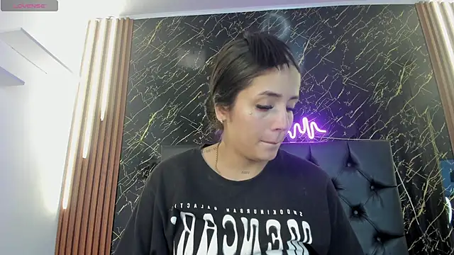 Tamara-evans online show from November 7, 2025, 7:51 pm