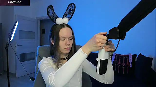 Snapshot of DivineBite chatting on February 23, 2026, 2:39 pm DivineBite online show from February 23, 2026, 2:39 pm