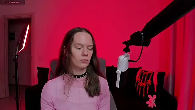 Snapshot of DivineBite chatting on February 14, 2026, 3:34 pm DivineBite online show from February 14, 2026, 3:34 pm