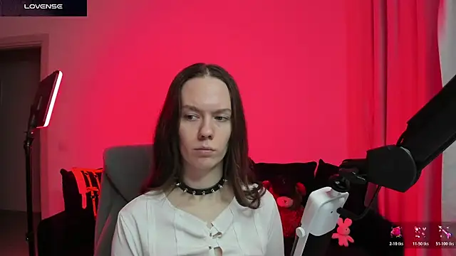 Snapshot of DivineBite chatting on February 11, 2026, 4:07 pm DivineBite online show from February 11, 2026, 4:07 pm