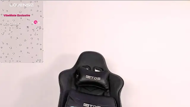 LuisaVinasco online show from December 15, 2024, 1:13 am