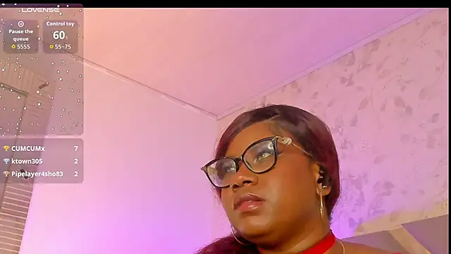 Snapshot of EmilyyRosee_ chatting on May 13, 2026, 3:41 pm EmilyyRosee online show from May 13, 2026, 3:41 pm