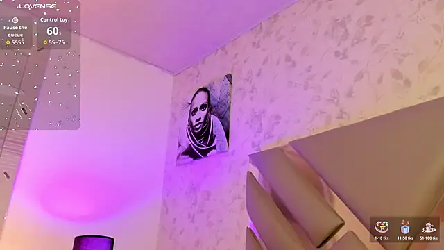 Snapshot of EmilyyRosee_ chatting on May 28, 2026, 2:45 pm EmilyyRosee online show from May 28, 2026, 2:45 pm