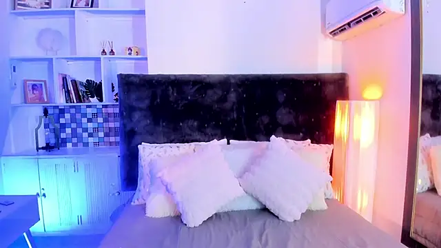 Karlagonzales  online show from June 2, 2026, 6:52 pm