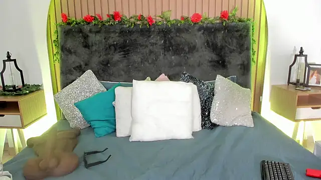 Karlagonzales  online show from March 12, 2026, 7:18 pm