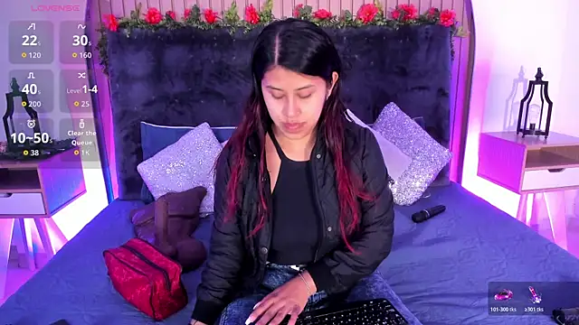 Karlagonzales  online show from November 6, 2025, 9:46 am