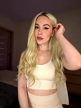 xDinnax online show from October 26, 2025, 1:44 pm