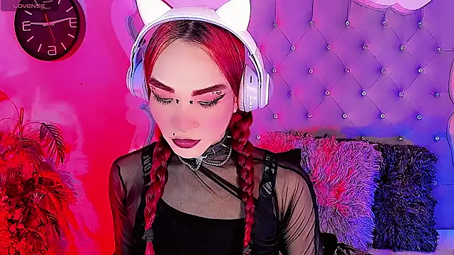 LeyXandrabraz online show from May 17, 2026, 8:20 pm