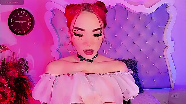 LeyXandrabraz online show from April 28, 2026, 8:13 pm