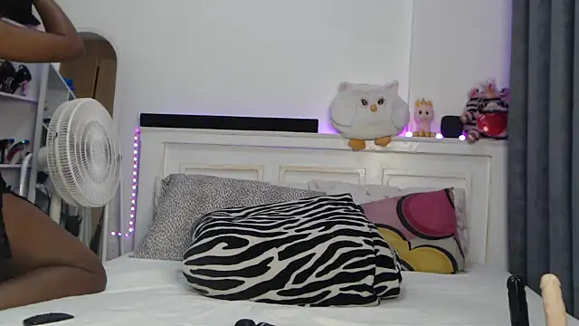 Snapshot of peeky_pinky chatting on October 3, 2025, 1:31 am peeky pinky online show from October 3, 2025, 1:31 am