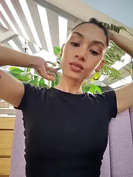 Leaberry online show from September 15, 2025, 9:15 pm