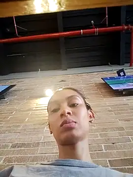 Snapshot of Leaberry chatting on February 27, 2026, 8:19 pm Leaberry online show from February 27, 2026, 8:19 pm