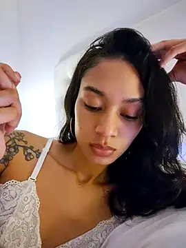 Snapshot of Leaberry chatting on February 3, 2026, 2:53 am Leaberry online show from February 3, 2026, 2:53 am