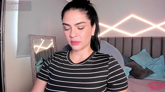 Veronicalanx1 online show from March 23, 2026, 12:05 pm