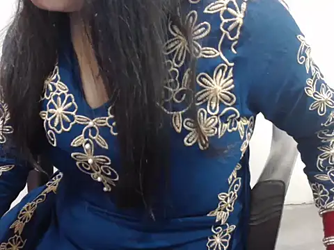 Snapshot of HOT_CHILLY chatting on April 23, 2026, 12:40 pm HOT CHILLY online show from April 23, 2026, 12:40 pm