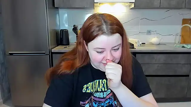 Snapshot of PolinaSalvatore chatting on February 20, 2025, 7:08 pm PolinaSalvatore online show from February 20, 2025, 7:08 pm