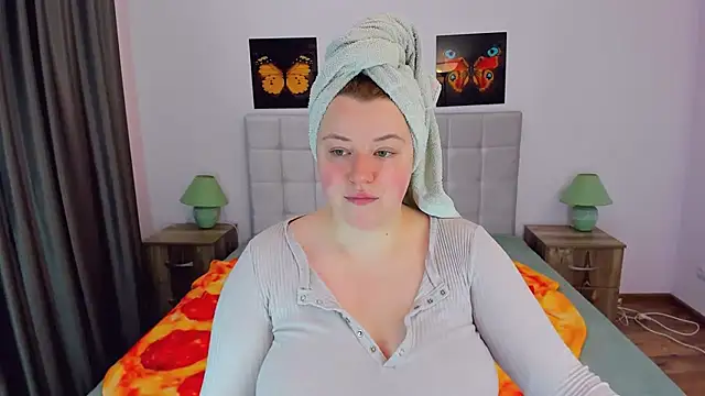 Snapshot of PolinaSalvatore chatting on January 17, 2025, 8:24 am PolinaSalvatore online show from January 17, 2025, 8:24 am