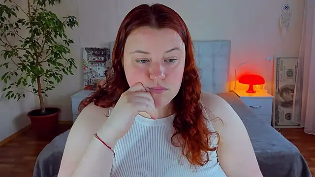 PolinaSalvatore online show from June 9, 2026, 3:35 pm