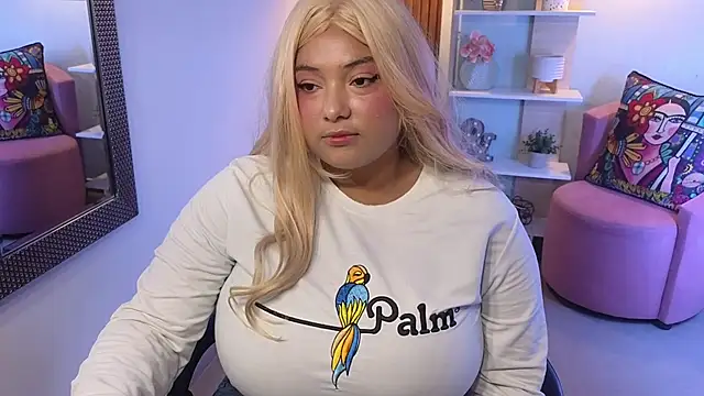 Snapshot of Kenya--Buhle chatting on January 5, 2026, 6:11 pm Kenya--Buhle online show from January 5, 2026, 6:11 pm