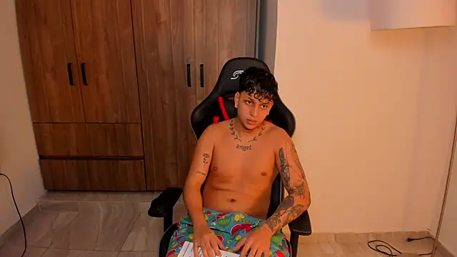 Jake simons online show from September 20, 2025, 2:38 am