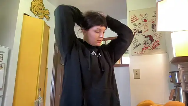 SweetMaisie online show from October 27, 2025, 10:33 pm