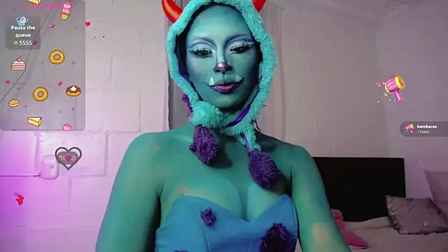 Summer XO online show from November 1, 2025, 4:30 am