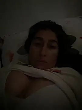 Snapshot of andreaisis2 chatting on January 5, 2026, 9:18 pm andreaisis2 online show from January 5, 2026, 9:18 pm