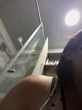 Snapshot of andreaisis2 chatting on February 26, 2026, 5:46 pm andreaisis2 online show from February 26, 2026, 5:46 pm