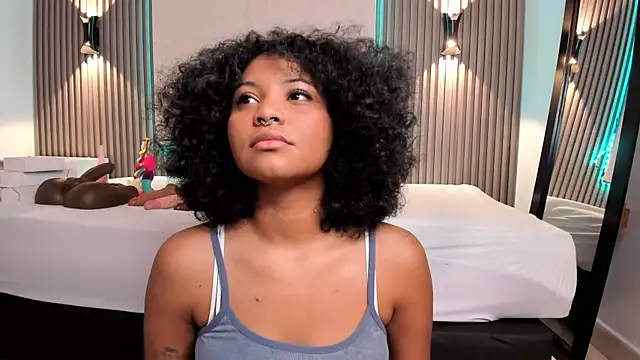 Zafiiraa online show from March 19, 2025, 11:39 am