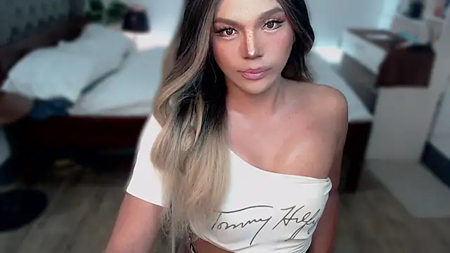 liaa lurrecams online show from November 11, 2025, 6:14 pm