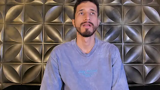 Snapshot of sam_bisex chatting on April 5, 2026, 2:40 am sam bisex online show from April 5, 2026, 2:40 am