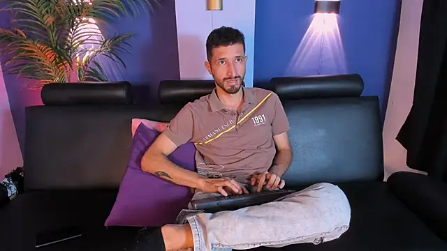 Snapshot of sam_bisex chatting on March 23, 2026, 6:30 pm sam bisex online show from March 23, 2026, 6:30 pm