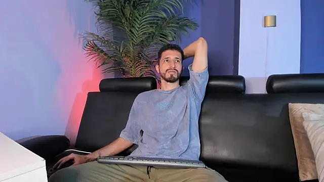 Snapshot of sam_bisex chatting on April 1, 2026, 4:03 am sam bisex online show from April 1, 2026, 4:03 am