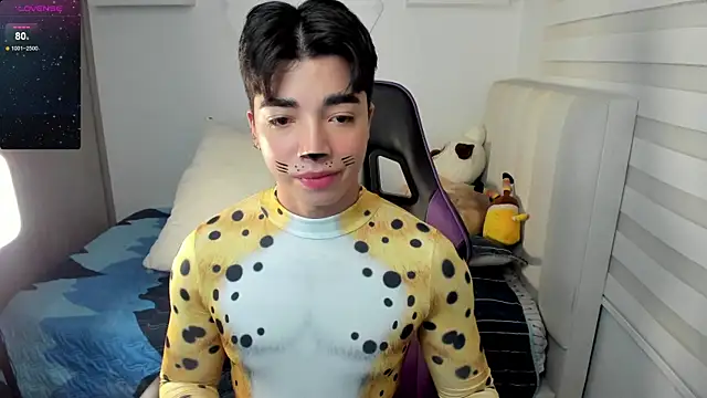 santy7v7 online show from October 31, 2025, 1:30 pm