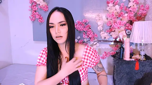 Oriental Tiara online show from December 5, 2025, 4:38 pm