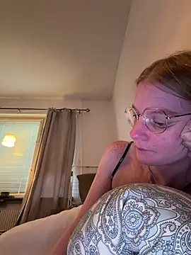 Snapshot of jannis1992 chatting on June 14, 2026, 5:58 pm jannis1992 online show from June 14, 2026, 5:58 pm