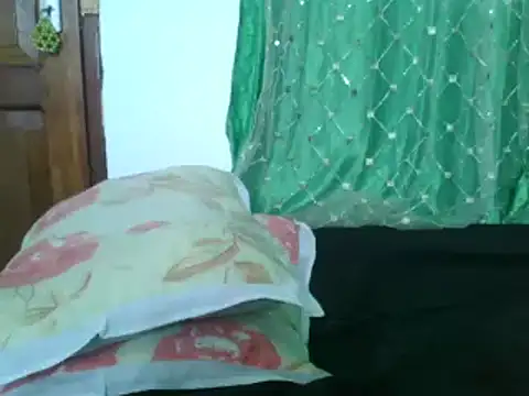Snapshot of sweetchic_ chatting on September 20, 2025, 12:32 pm sweetchic online show from September 20, 2025, 12:32 pm