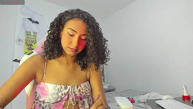 Snapshot of khaliope chatting on October 26, 2025, 2:45 am khaliope online show from October 26, 2025, 2:45 am